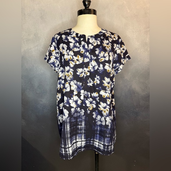 Simply Vera Vera Wang Tops - Floral Navy Women's Top